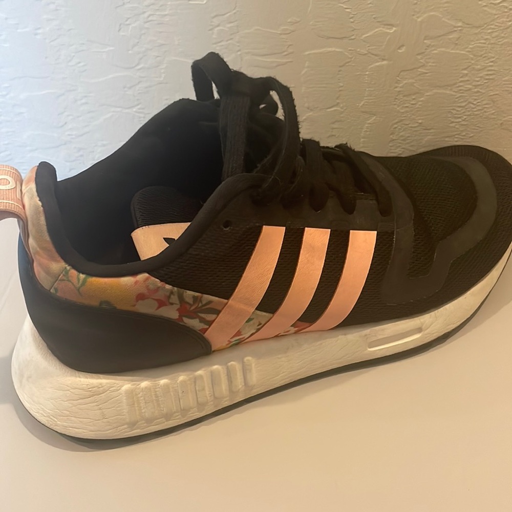Girls adidas pink and flower studio London shoes